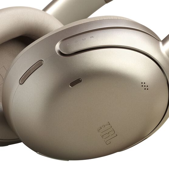 JBL Tour One M3 Smart Tx - Mocha - Wireless over-ear Noise Cancelling headphones with JBL Smart Tx - Detailshot 3 JBL Tour One M3 Smart Tx - Mocha - Wireless over-ear Noise Cancelling headphones with JBL Smart Tx - Detailshot 3